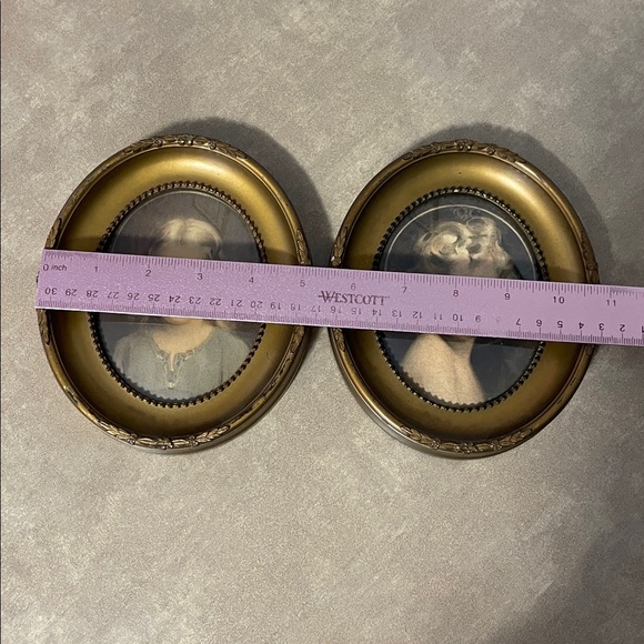 Vintage Oval Framed Portraits - Picture 7 of 13